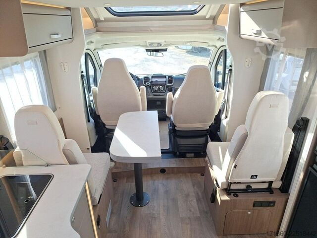 Semi-integrated camper CARADO pro+ T 457 Safety, TV/SAT-Paket, Combi 6 E