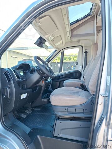 Semi-integrated camper CARADO pro+ T 135 Hubbett, Safety-Paket, TV-Paket