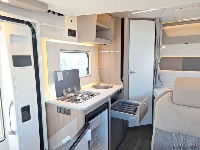Semi-integrated camper CARADO pro+ T 135 Hubbett, Safety-Paket, TV-Paket