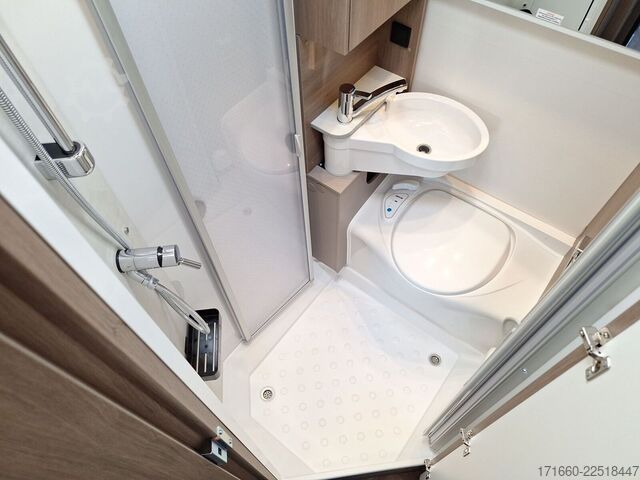 Semi-integrated camper CARADO pro+ T 135 Hubbett, Safety-Paket, TV-Paket