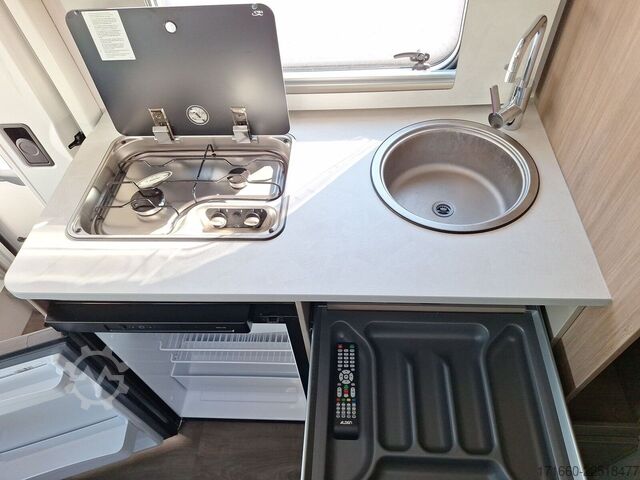 Alcove camper CARADO pro A 132  AUTOMATIK, SAT+TV, NAVI+RFK, MARKISE