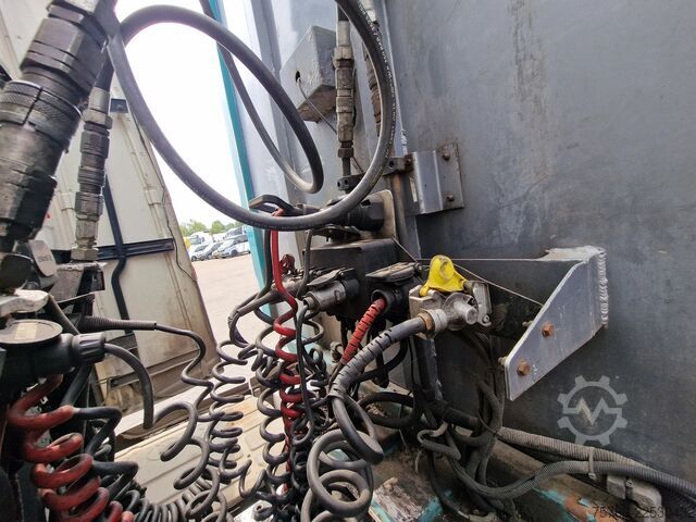 Veetransport Lecitrailer Guiton livestock trailer 3 deck - Loadlift - St...