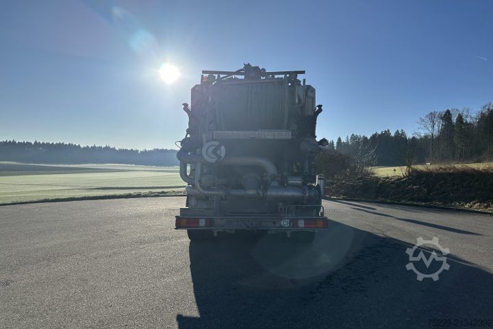 Speciallastbil Mercedes-Benz Actros 3243 8x4 Trockensauger / Swiss-Vehicle