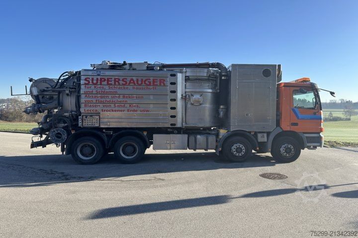 Speciallastbil Mercedes-Benz Actros 3243 8x4 Trockensauger / Swiss-Vehicle