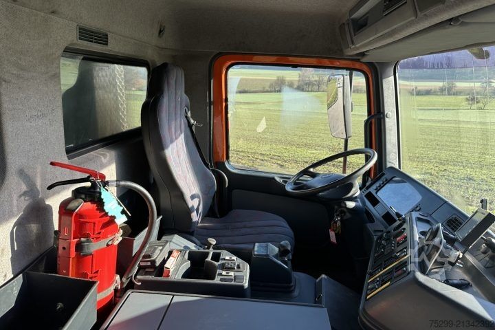 Speciallastbil Mercedes-Benz Actros 3243 8x4 Trockensauger / Swiss-Vehicle