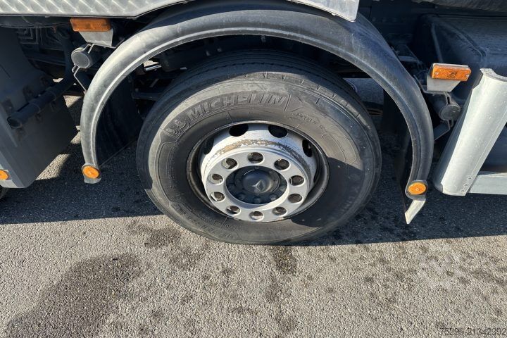 Speciallastbil Mercedes-Benz Actros 3243 8x4 Trockensauger / Swiss-Vehicle
