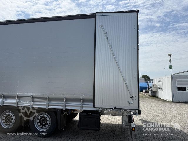 Semiremorcă deschisă cu prelată Schmitz Cargobull Curtainsider Mega Getränke
