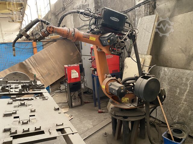 Robôs KUKA + Mesa Rotativa KPF3-V2H500 KUKA KR 6 ARC