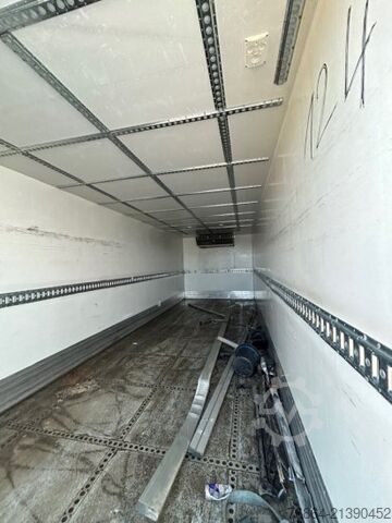 Autojeřáb Weinmann WEINMANN KüHL-KOFFER AUFBAU 7,2 METER, CARRIER-AGGREGAT
