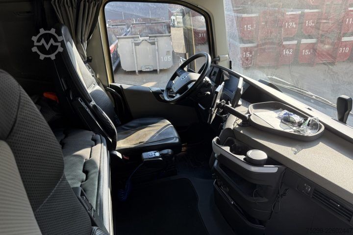 Standard SZM Volvo FH Electric 6x4 / Swiss-Vehicle