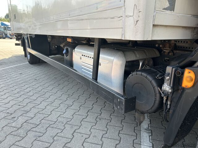 Maleta DAF LF 230 FA / 12 Ton / 246 dkm / Navi / Box / Laa...