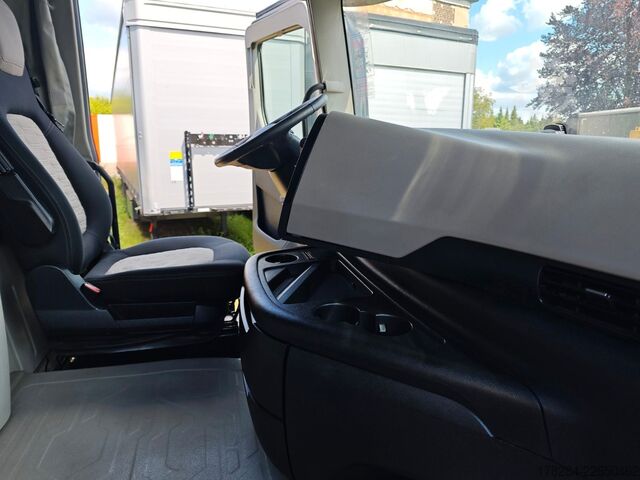 Standard nyergesvontató FORD F-MAX LUX LED, Intarder, Standklima, RDKS, Voll