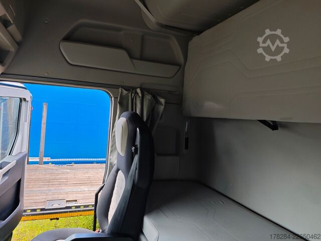 Standard nyergesvontató FORD F-MAX LUX LED, Intarder, Standklima, RDKS, Voll