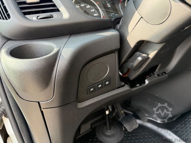 Dobozos furgon IVECO Daily 70C18A8/P,Hi-Matic,Klima,Luftfed.,LBW.1000