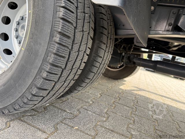 Dobozos furgon IVECO Daily 70C18A8/P,Hi-Matic,Klima,Luftfed.,LBW.1000