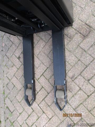 Palet istifleyici BT SWE140