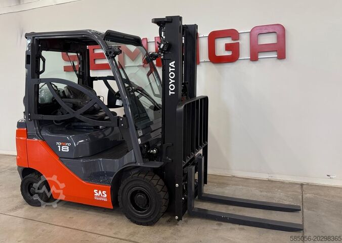 4 tekerlekli forklift Toyota 11025 - 02-8FGF18