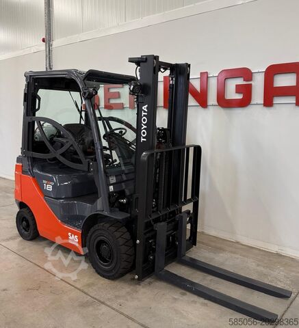 Čtyřkolový vysokozdvižný vozík Toyota 11025 - 02-8FGF18