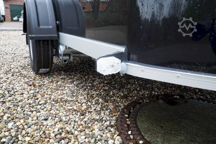 Boxtrailer Debon CHEVAL LIBERTE DEBON CARGO 1300 SCHWARZ