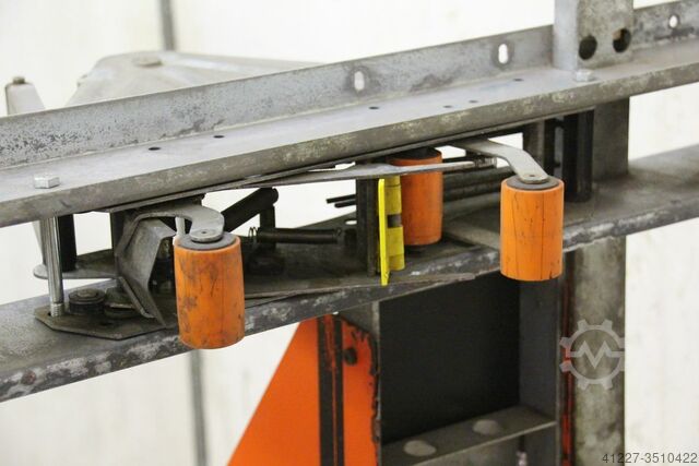 Kartonnen zegelmachine Soco System Kartonbreite 530 mm