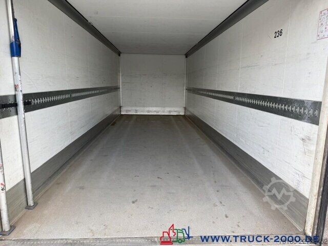Kutu kamyonu Mercedes-Benz Antos 1830 Isolierter Koffer 7.40m LBW 1.5t.