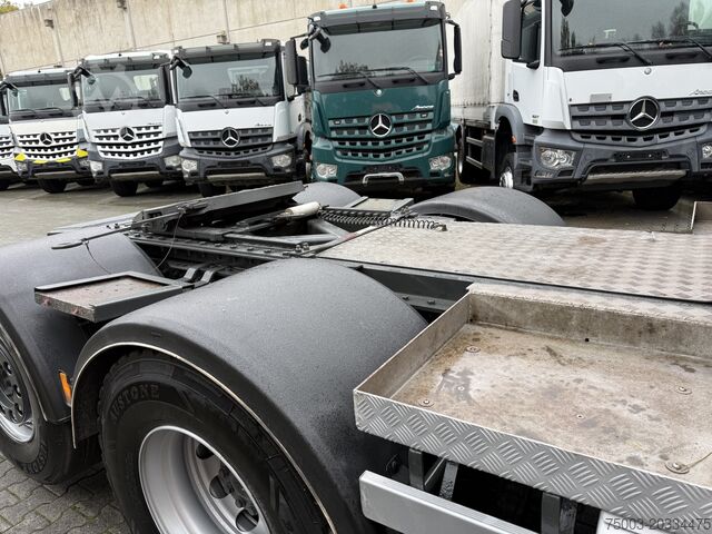 Tung lastbil Mercedes-Benz Actros 2548 LS 6X2 Kran HMF 3220 bis 16 Meter