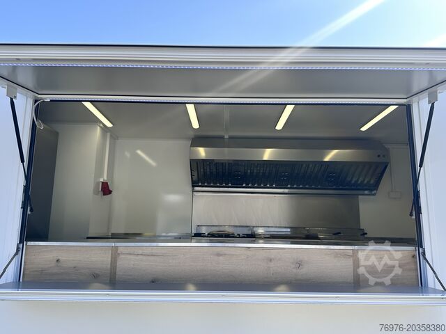 Verkeerswerkzaamheden Mercedes-Benz Foodtruck, Imbisswagen, Food Truck mit neuer Küche und Ausstattung