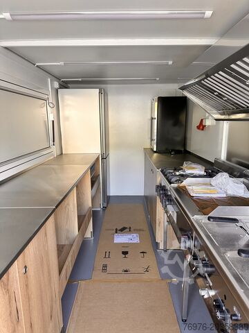 Verkeerswerkzaamheden Mercedes-Benz Foodtruck, Imbisswagen, Food Truck mit neuer Küche und Ausstattung