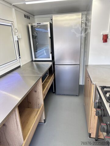 Verkeerswerkzaamheden Mercedes-Benz Foodtruck, Imbisswagen, Food Truck mit neuer Küche und Ausstattung