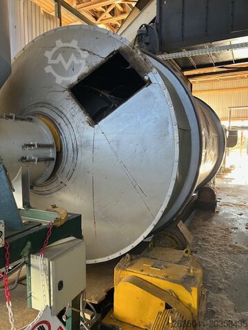 Apparaat voor het verminderen van vochtigheid Suszarnia trocin