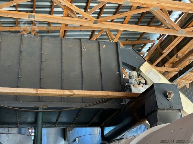 Apparaat voor het verminderen van vochtigheid Suszarnia trocin