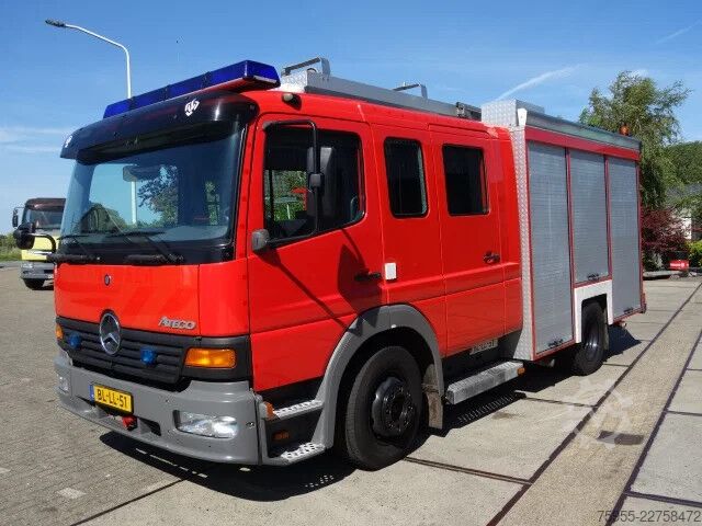 Tűzoltóautó Mercedes-Benz 1325 godiva pump