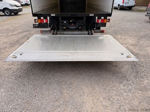 Vrachtwagen met bakwagen MAN TGL 12.250 BL 4X2 Koffer+LBW*AHK*KLIMA*K