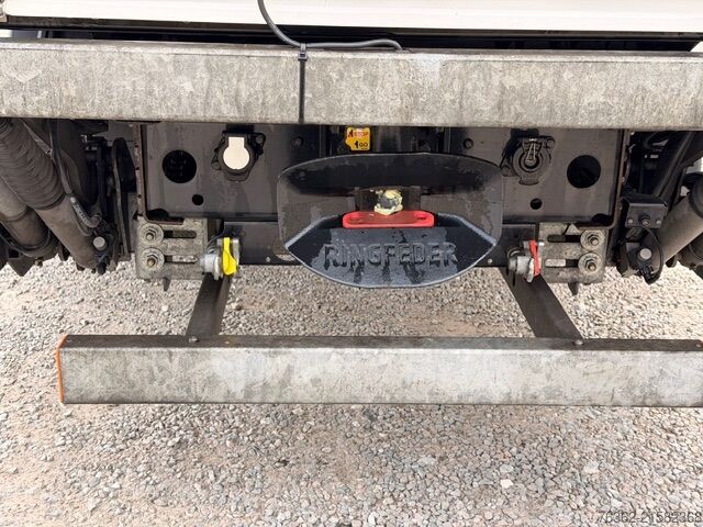 Vrachtwagen met bakwagen MAN TGL 12.250 BL 4X2 Koffer+LBW*AHK*KLIMA*K