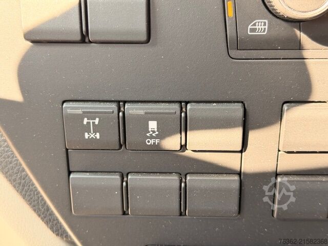 Vrachtwagen met bakwagen MAN TGL 12.250 BL 4X2 Koffer+LBW*AHK*KLIMA*K