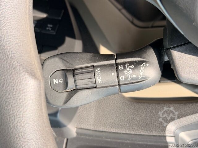 Vrachtwagen met bakwagen MAN TGL 12.250 BL 4X2 Koffer+LBW*AHK*KLIMA*K