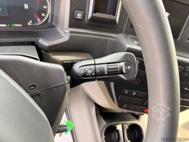 Vrachtwagen met bakwagen MAN TGL 12.250 BL 4X2 Koffer+LBW*AHK*KLIMA*K