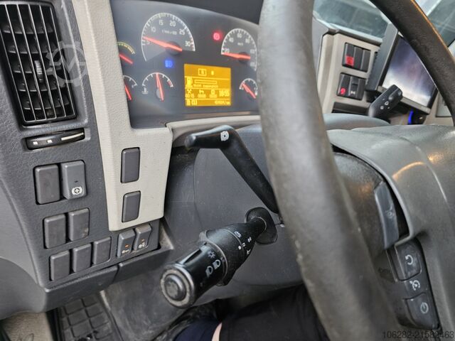 Vrachtwagen met bakwagen Volvo FL 240 4x2 16tons Seitentüren Koff