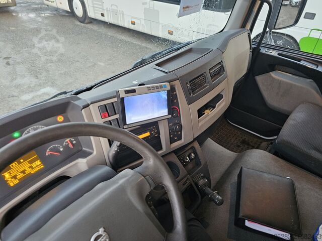 Vrachtwagen met bakwagen Volvo FL 240 4x2 16tons Seitentüren Koff