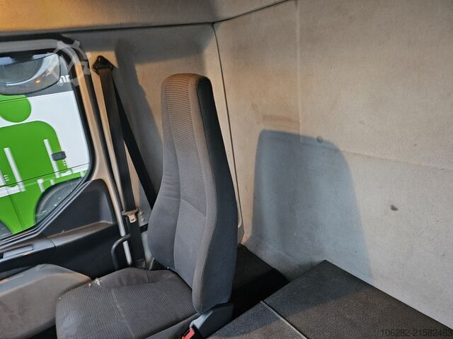 Vrachtwagen met bakwagen Volvo FL 240 4x2 16tons Seitentüren Koff