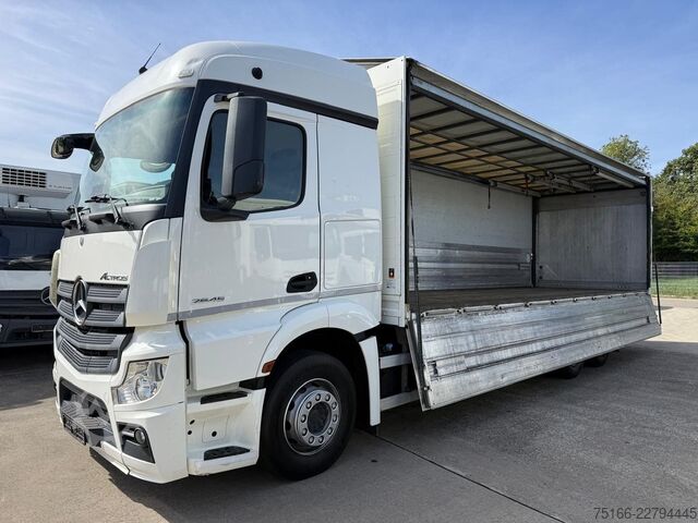 Autocarro per bevande MERCEDES-BENZ ACTROS 2545 L Getränkekoffer 8,15 m LBW 2 T*LENK
