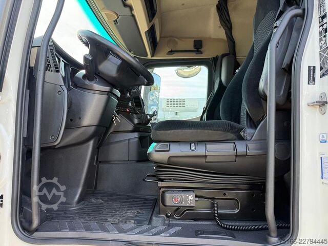 Autocarro per bevande MERCEDES-BENZ ACTROS 2545 L Getränkekoffer 8,15 m LBW 2 T*LENK