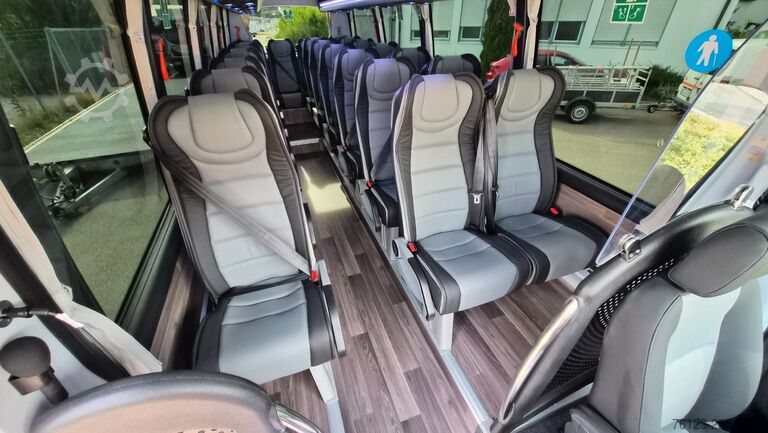 Minibús MERCEDES-BENZ 519 Sunset S 4 Ferqui Lagerfahrzeug Stock