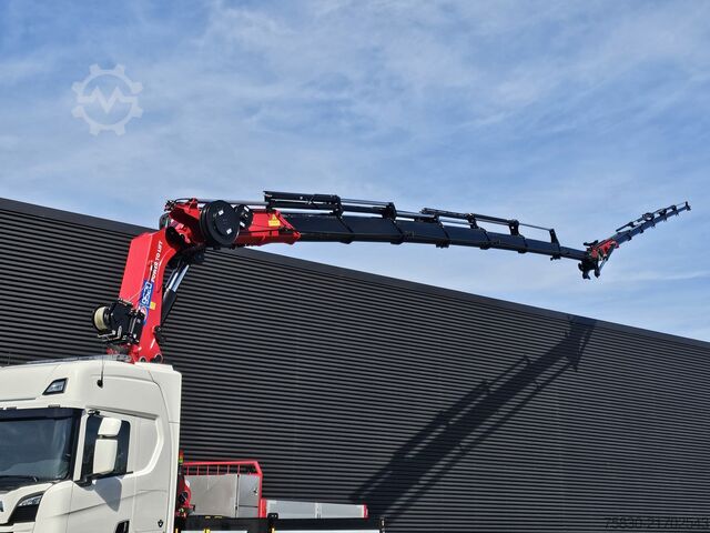 Standaard-SZM Scania R590 V8 8x2 / HMF 9520 - JIB - WINCH / TRACTOR