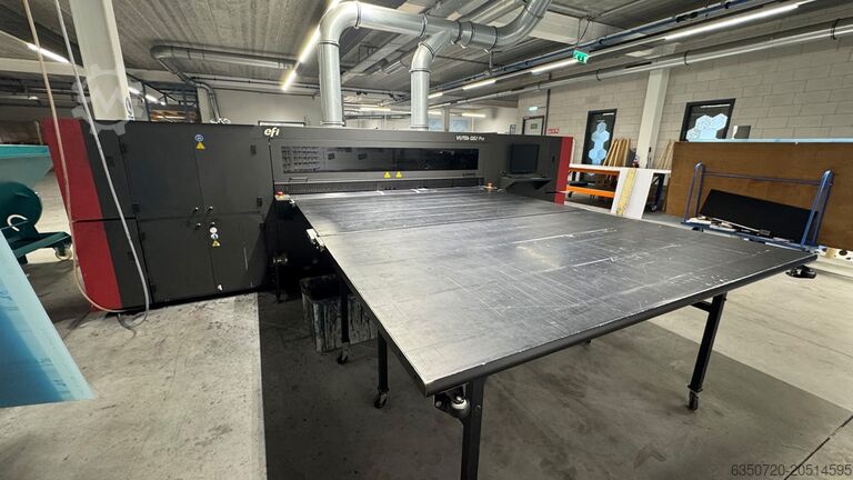 Digital printing machine Efi VUTEk QS2PRO