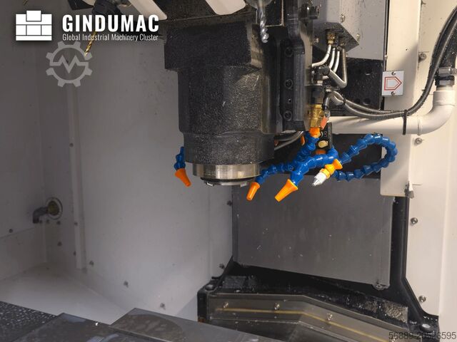 Centro de usinagem vertical Akira Seiki PC700HSC