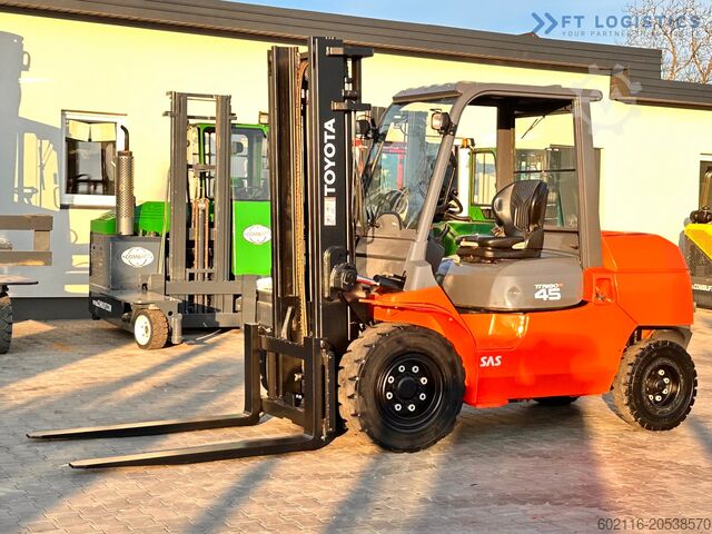 Empilhadeira Toyota 42-4FD40 / DIESEL / 4500KG / DUPLEX / FO