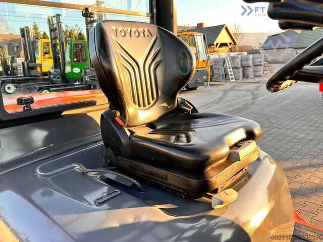 Empilhadeira Toyota 42-4FD40 / DIESEL / 4500KG / DUPLEX / FO