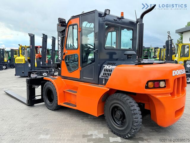 Empilhadeira de quatro rodas DOOSAN 70 / DUPLEX / FORK 2500MM / POSITIONER