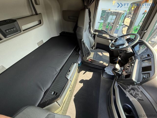 Caminhão com lona MAN 18.470 / 19 PALLETS / NEW MODEL